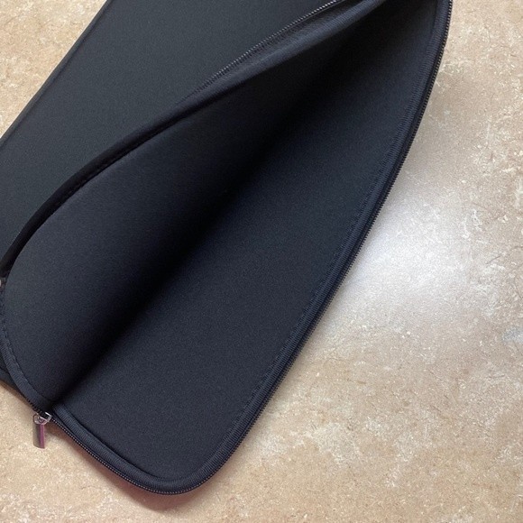 Zippered laptop protective sleeve - Picture 2 of 2